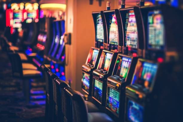 Bonus feature activation in a slot game
